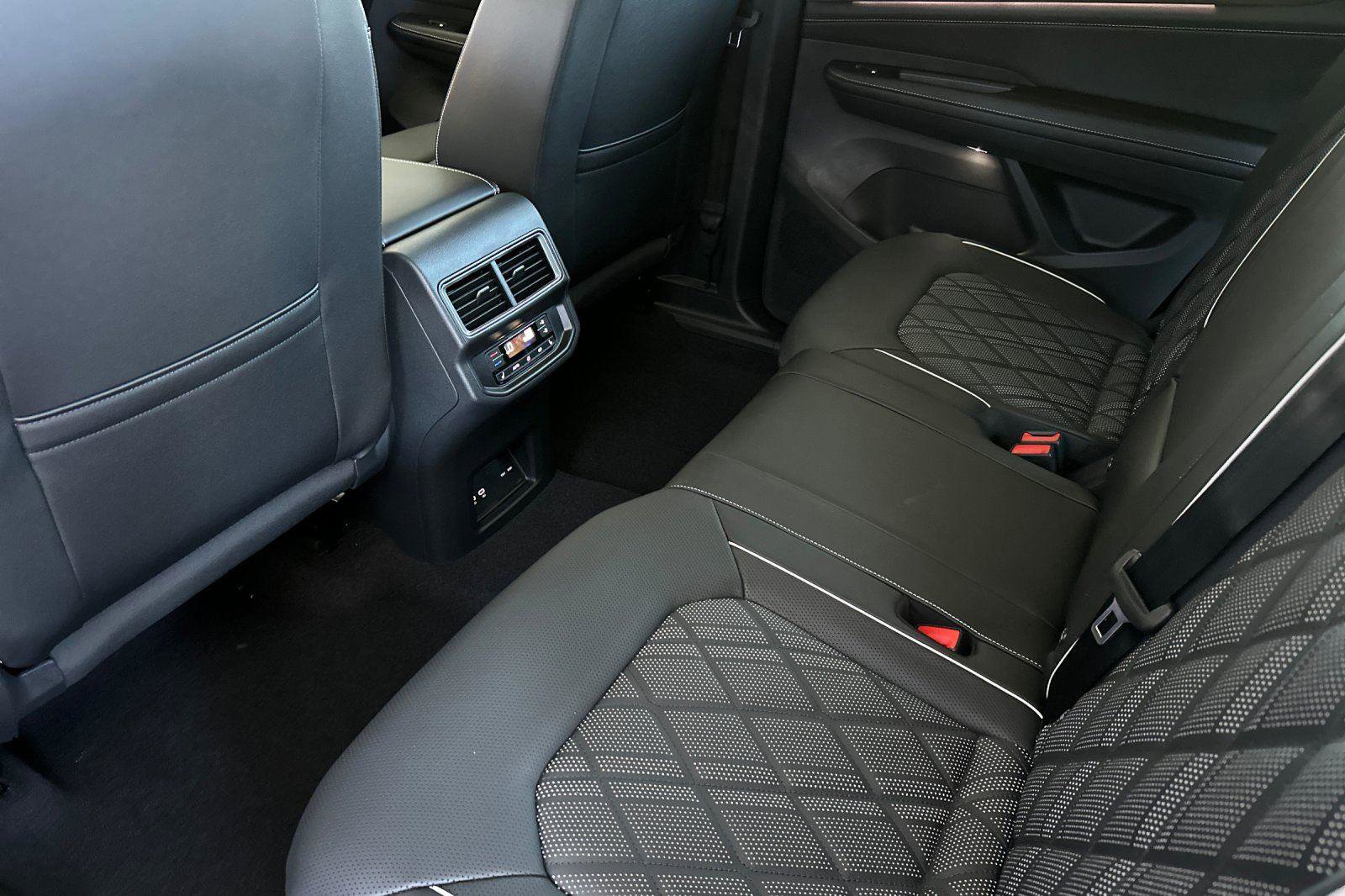 New 2026 Volkswagen Atlas SEL Premium R-Line image 11