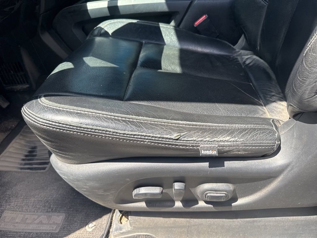 Used 2019 Nissan Titan SV w/ SV Convenience Package image 16