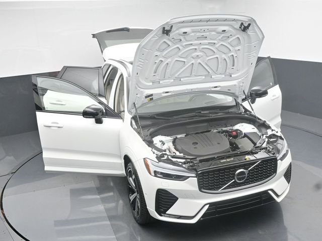 Used 2025 Volvo XC60 B5 Ultra w/ Protection Package Premier AWD/4WD image 27