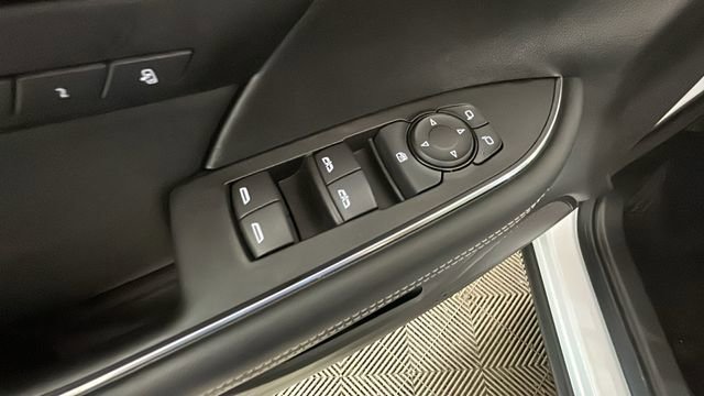Used 2023 Buick Envision Essence w/ Sport Touring Package AWD/4WD image 11