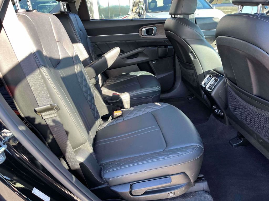 Used 2023 Kia Sorento SX Prestige image 10