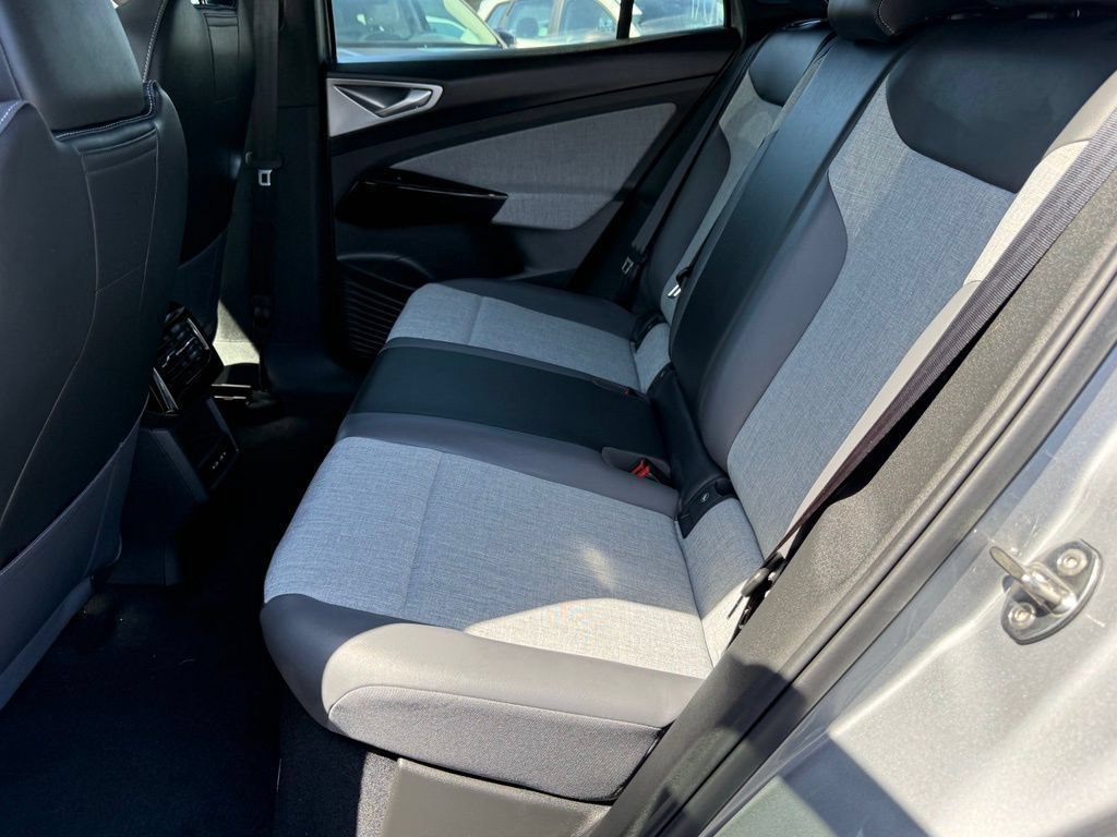 New 2026 Volkswagen ID.4 Pro RWD image 21
