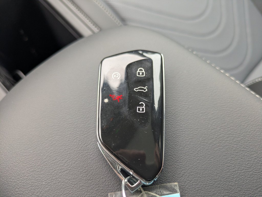 Certified 2025 Volkswagen Tiguan SE AWD/4WD image 29