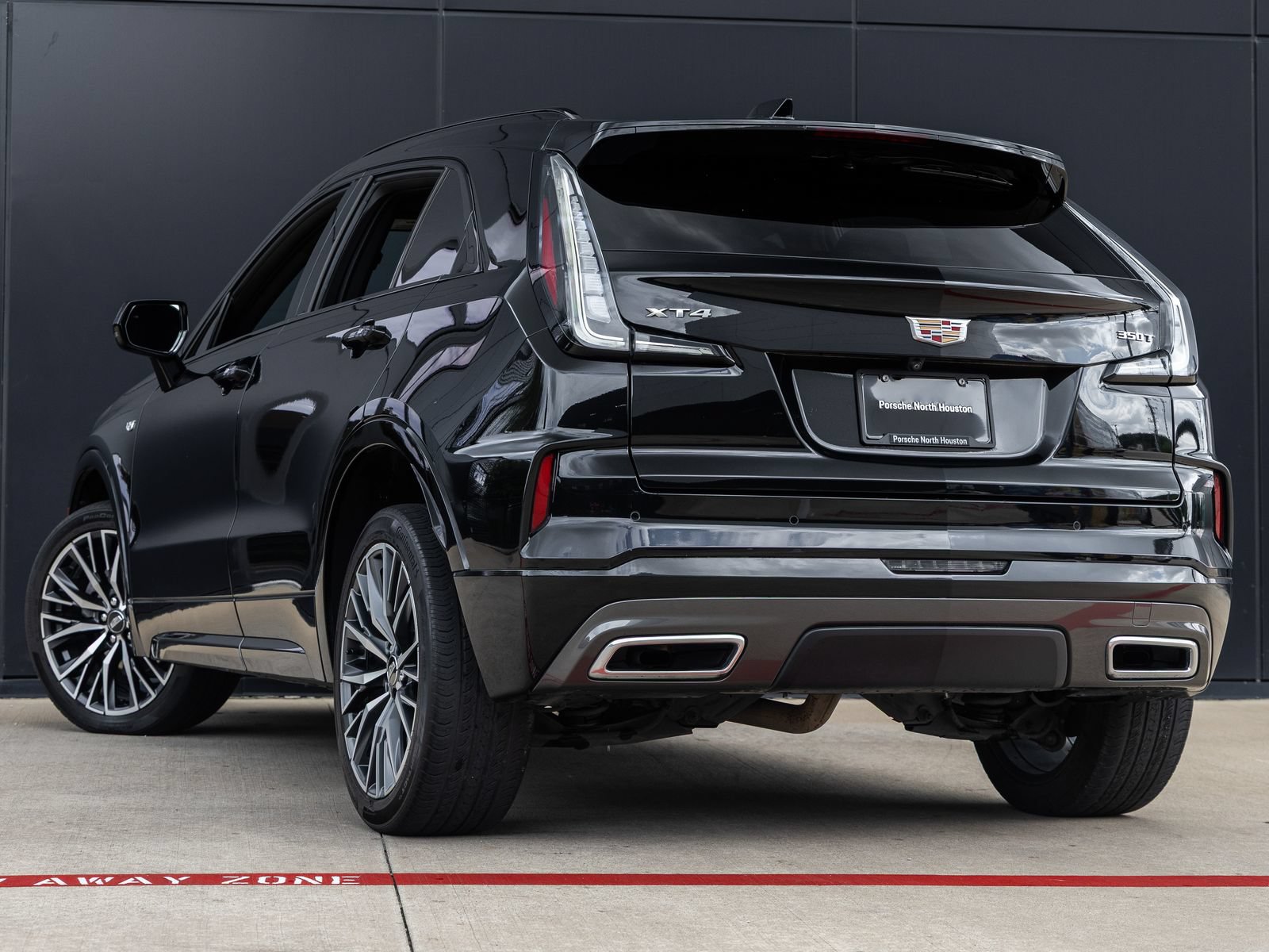 Used 2024 Cadillac XT4 Sport FWD image 6