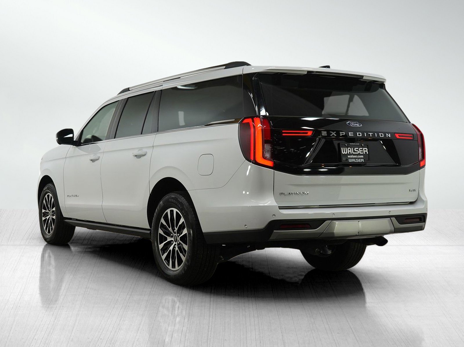 Used 2025 Ford Expedition Max Platinum AWD/4WD image 4