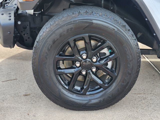 Used 2023 Jeep Wrangler Unlimited Sport image 17