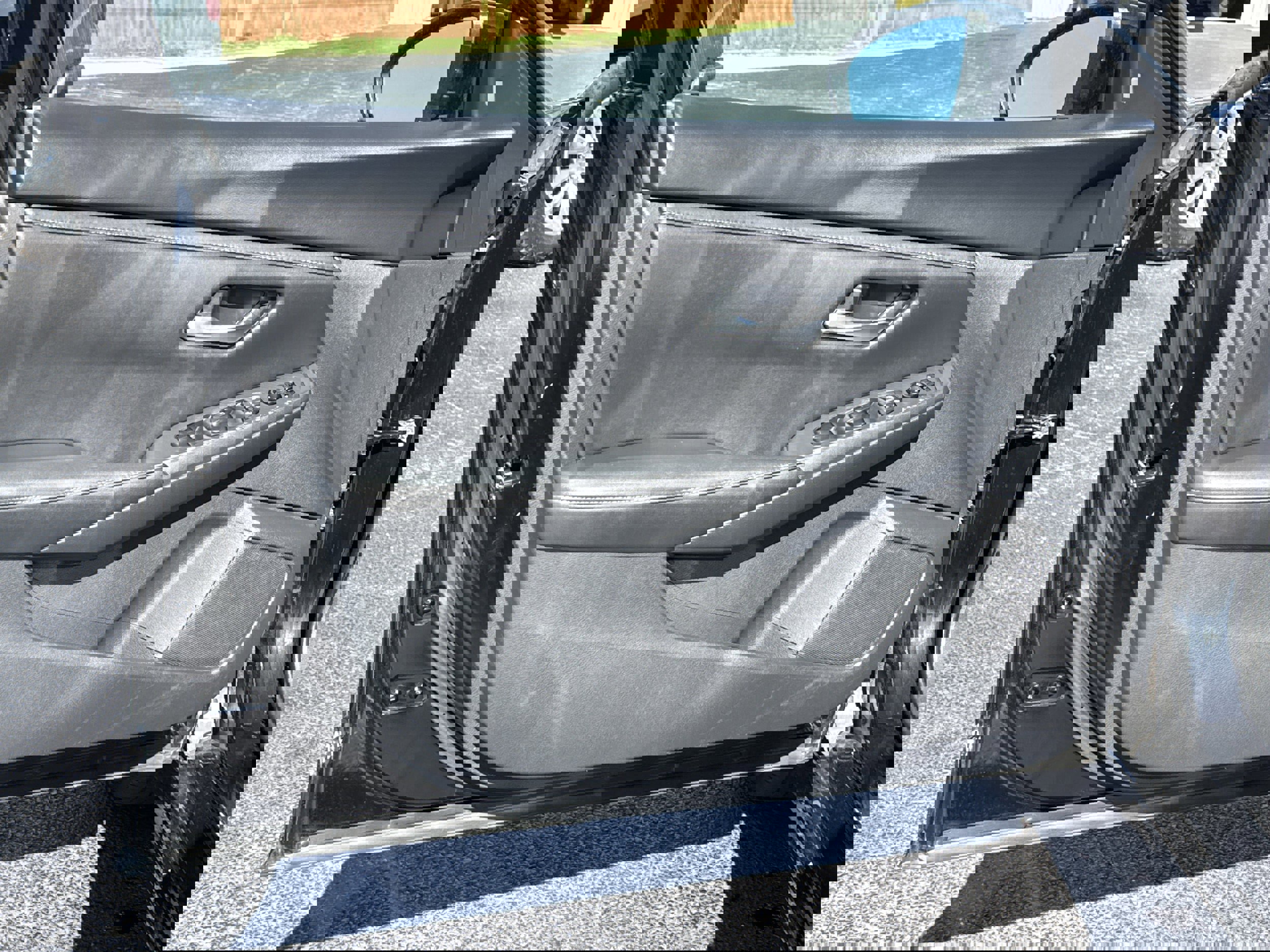 Used 2024 Nissan Sentra SV FWD image 3