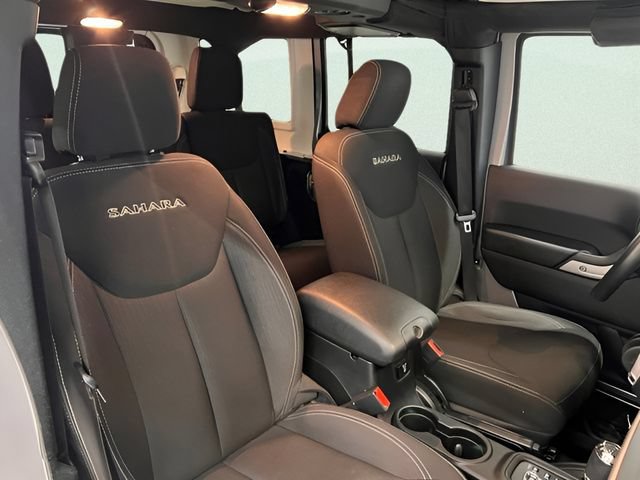 Used 2017 Jeep Wrangler Unlimited Sahara AWD/4WD image 10
