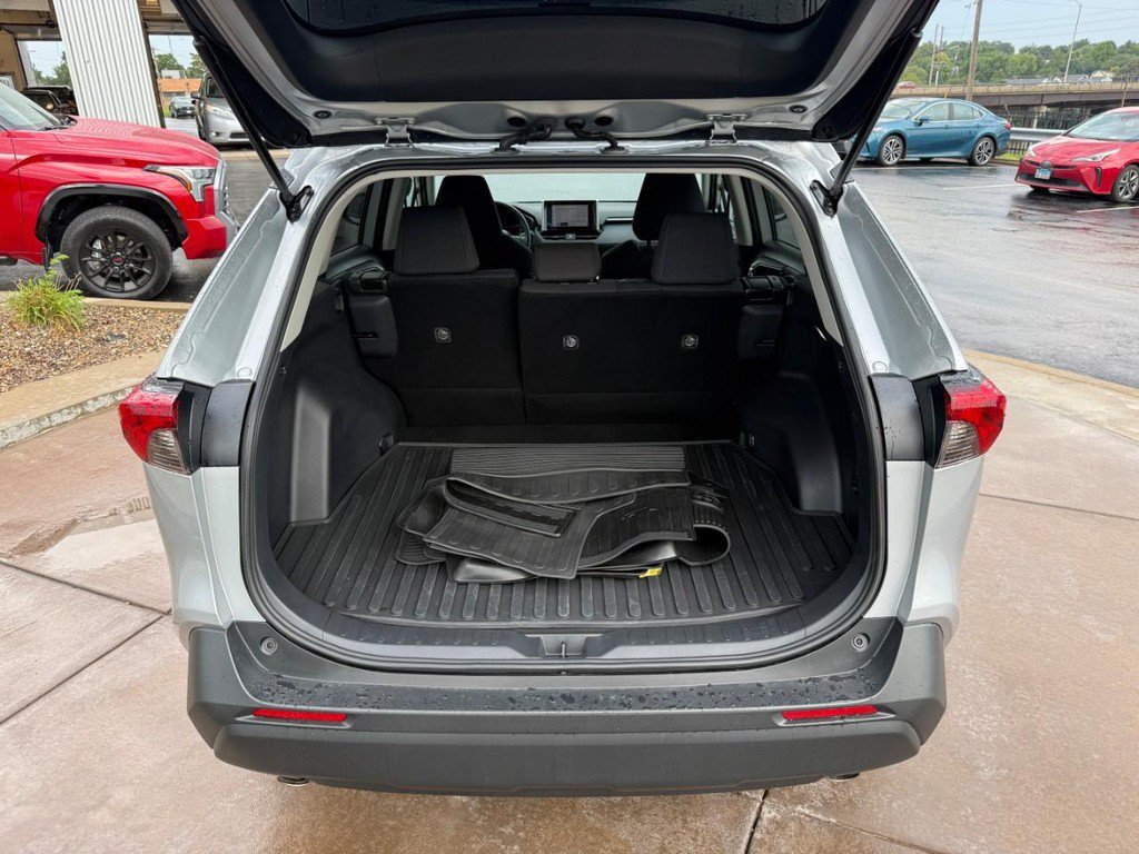 Certified 2025 Toyota RAV4 LE FWD image 7