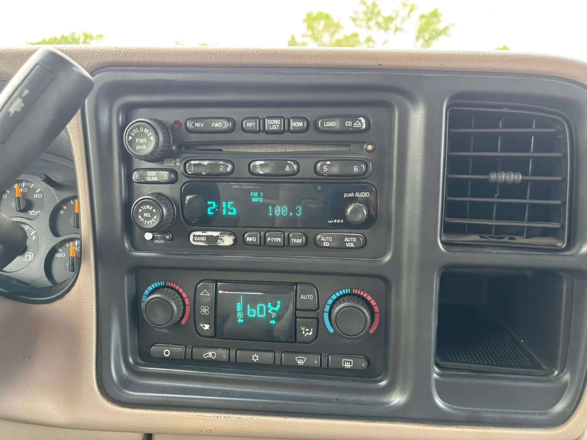 Used 2003 Chevrolet Suburban 2500 LS w/ LS Preferred Equipment Group image 20