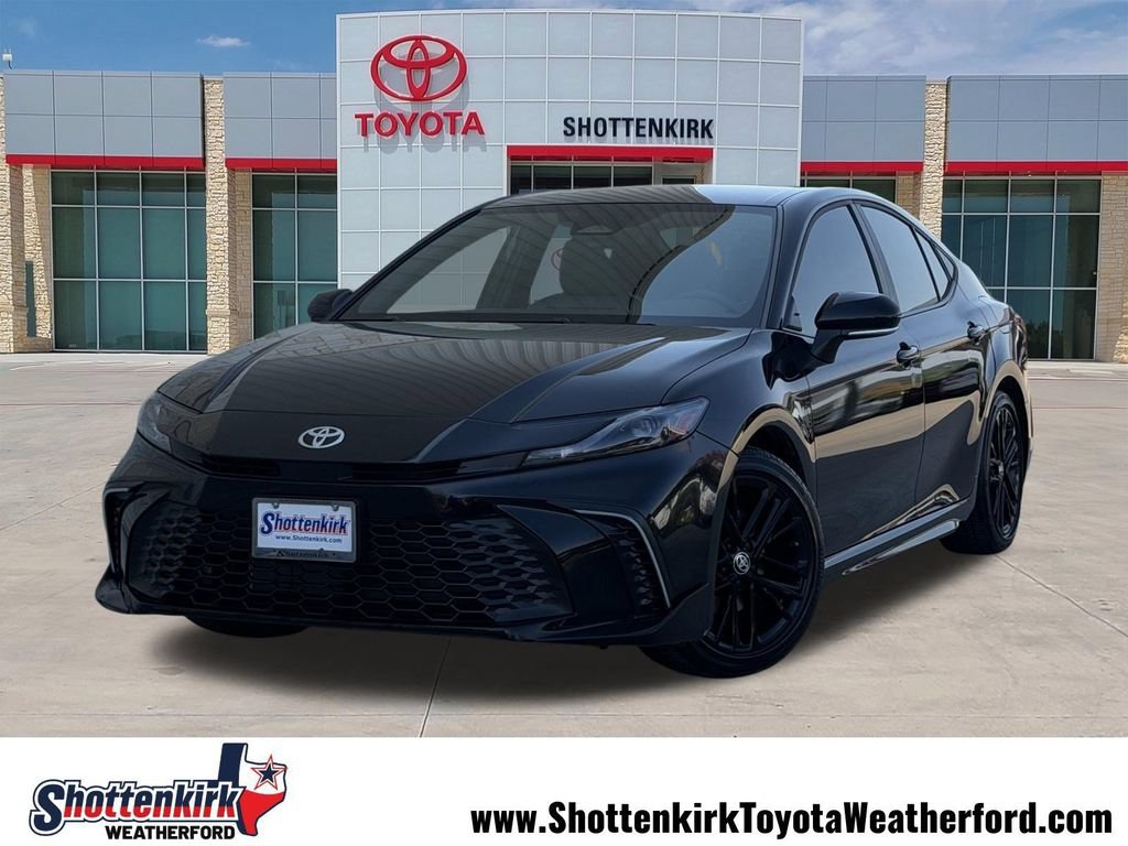 Used 2025 Toyota Camry SE w/ Convenience Package