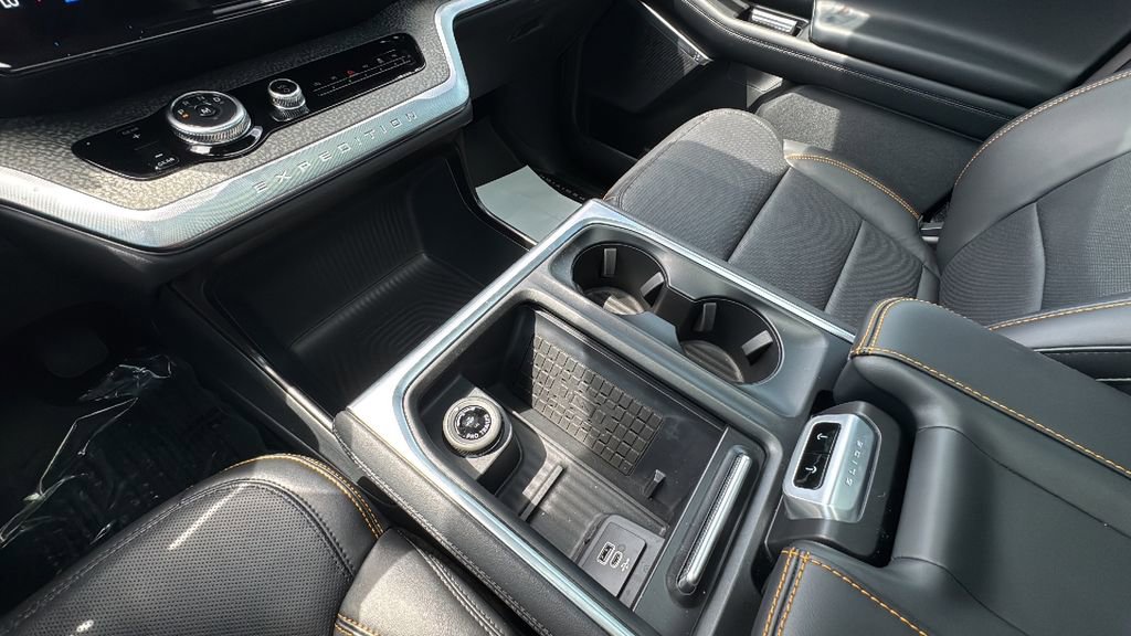 Certified 2025 Ford Expedition Tremor AWD/4WD image 46