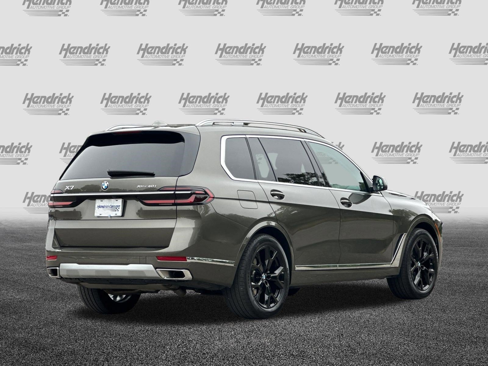 Used 2025 BMW X7 xDrive40i w/ Premium Package AWD/4WD image 5