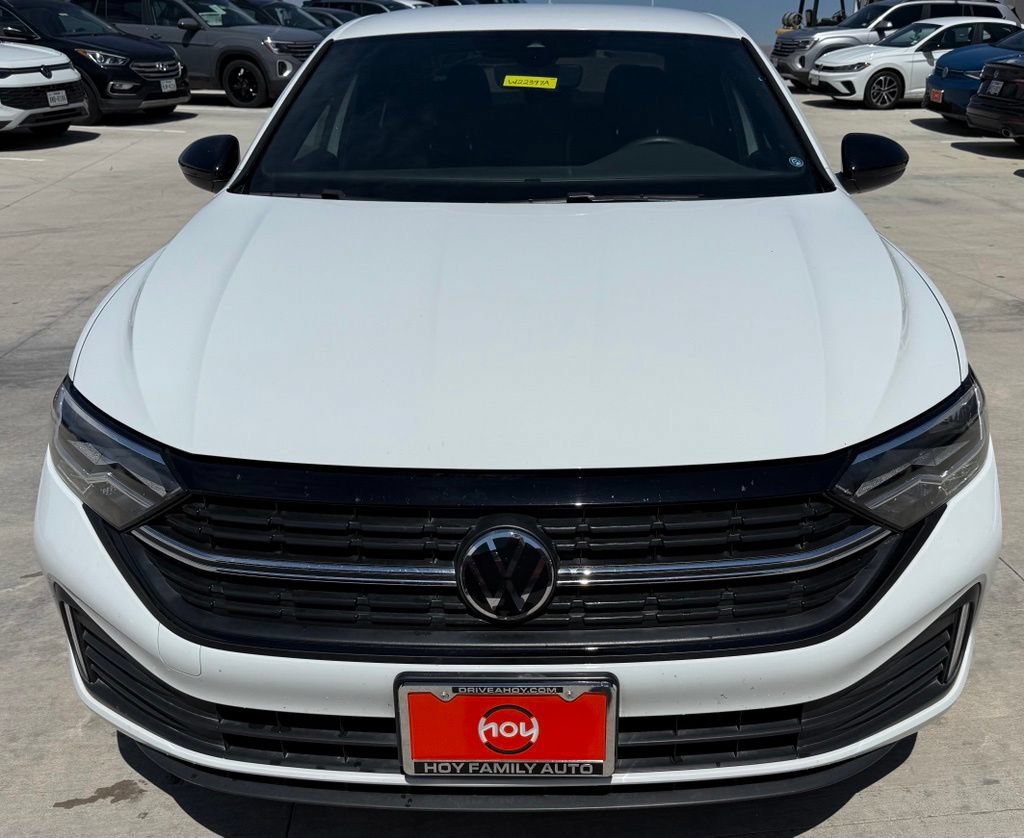 Used 2024 Volkswagen Jetta Sport FWD image 4