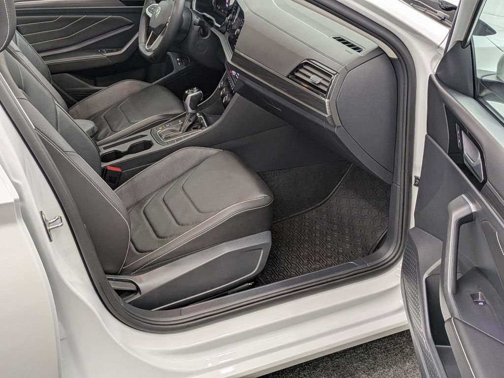 Used 2024 Volkswagen Jetta SEL image 20