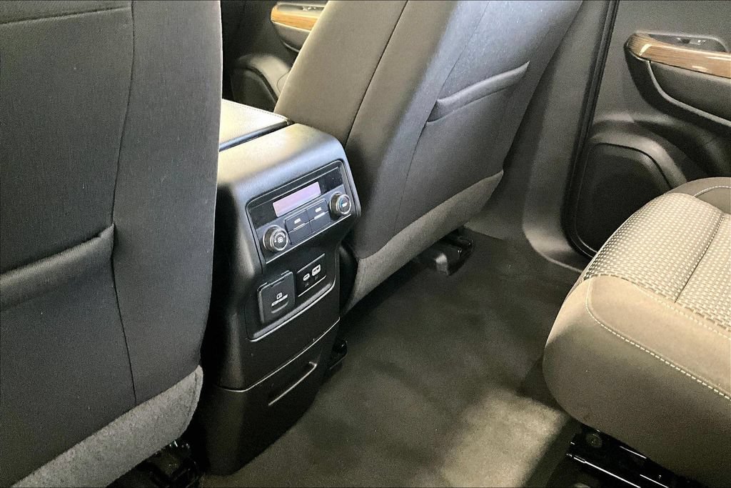 Used 2023 GMC Acadia SLE w/ Driver Convenience Package FWD image 10
