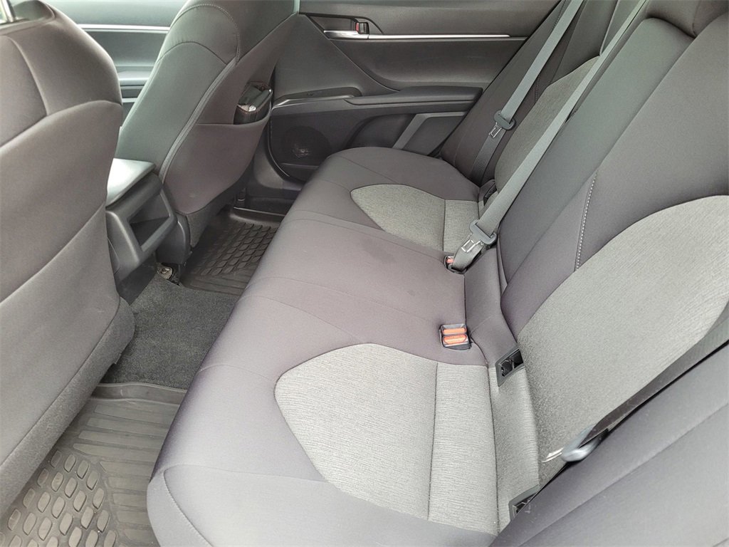 Used 2021 Toyota Camry LE image 10