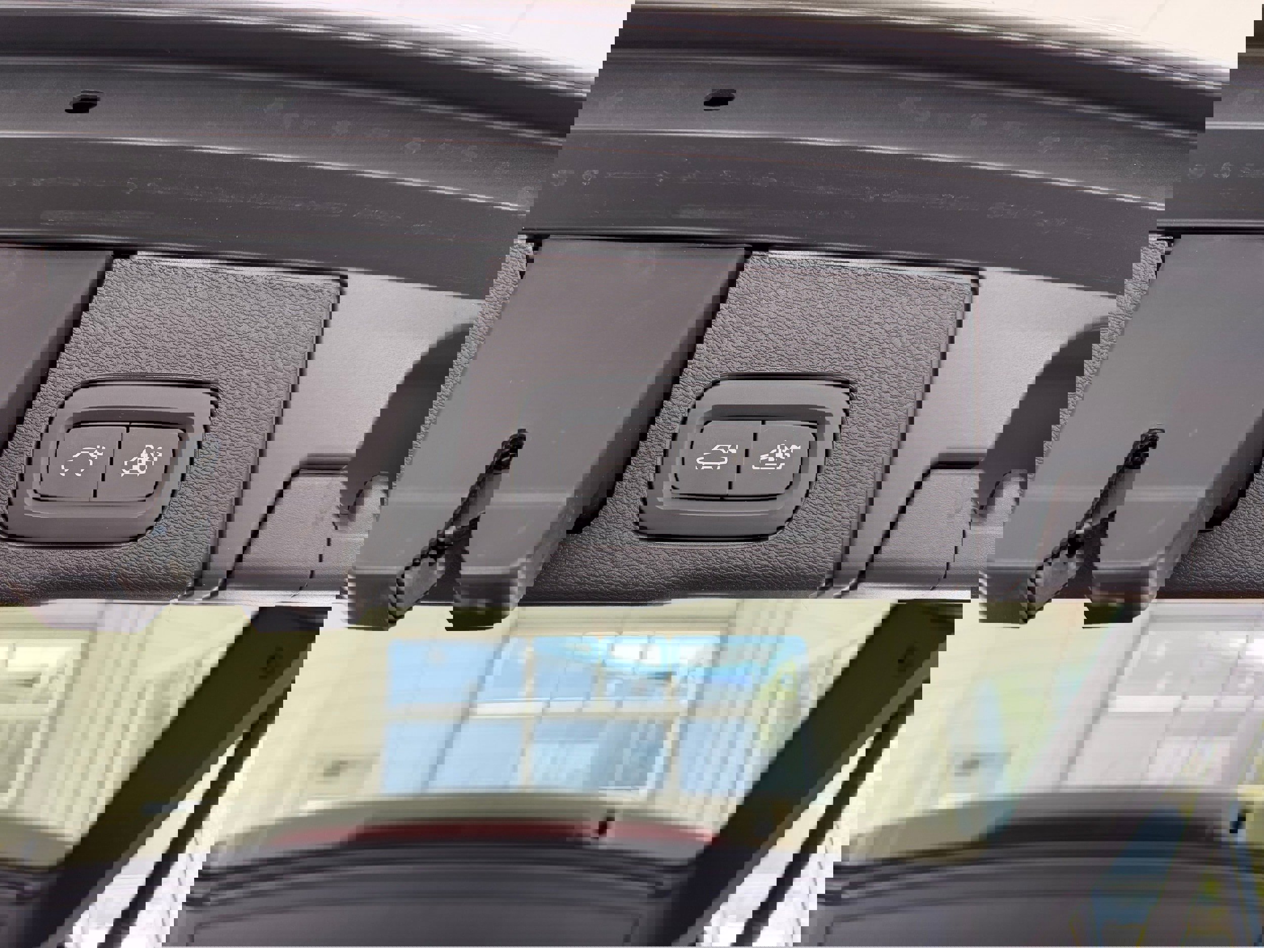 Certified 2025 Volvo XC60 B5 Core image 27