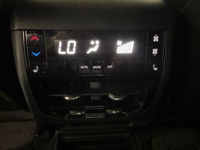 Used 2024 Jeep Grand Cherokee L Limited w/ Luxury Tech Group II RWD image 23