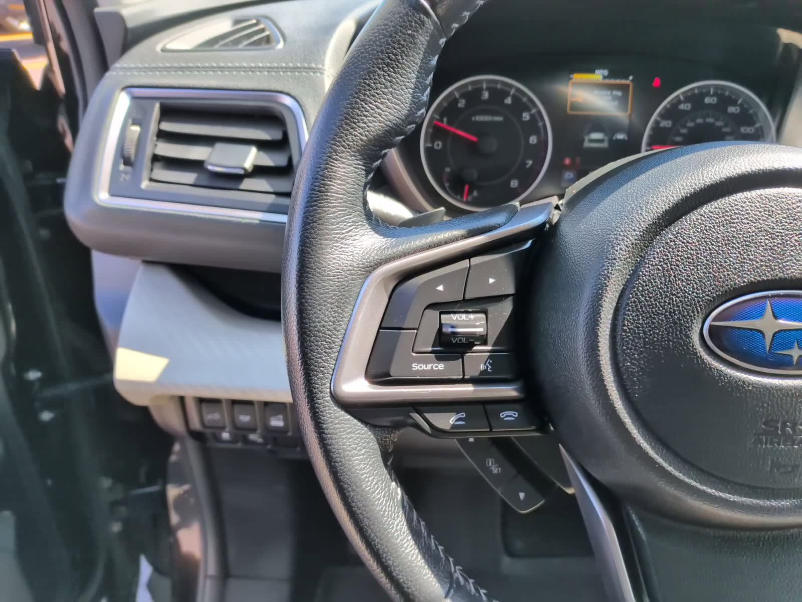 Used 2020 Subaru Ascent Premium w/ Convenience Package image 18