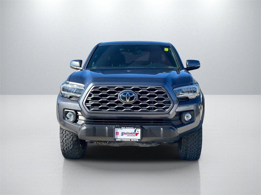 Used 2021 Toyota Tacoma TRD Off-Road image 2