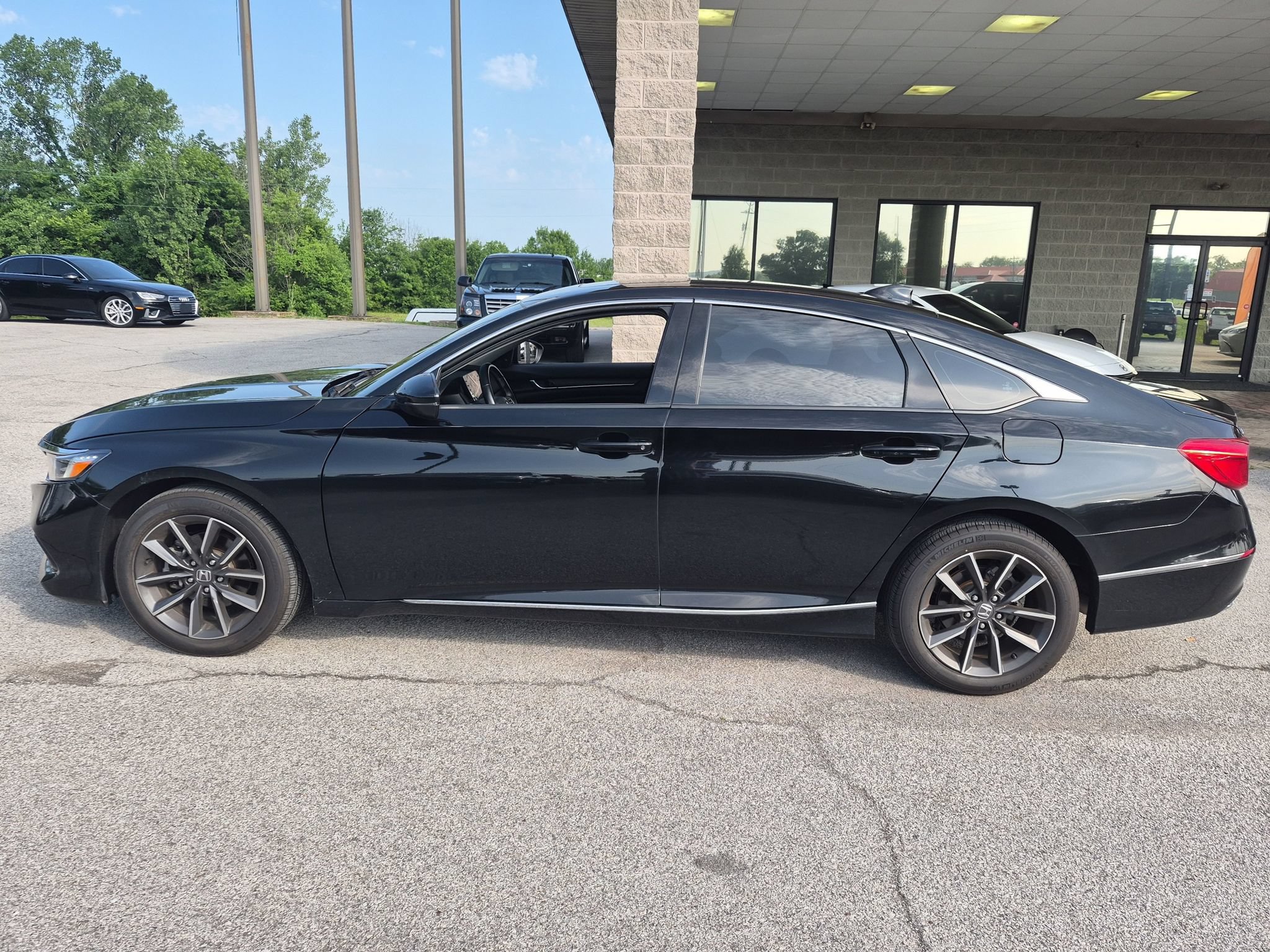 Used 2021 Honda Accord EX-L image 7