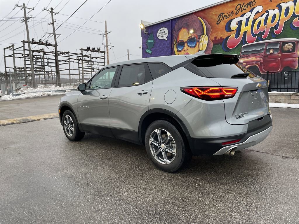 Used 2025 Chevrolet Blazer LT image 3