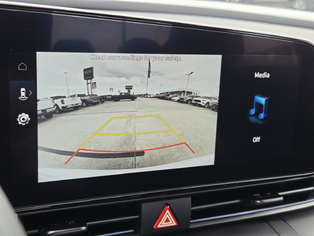 Used 2025 Hyundai Elantra SEL FWD image 38