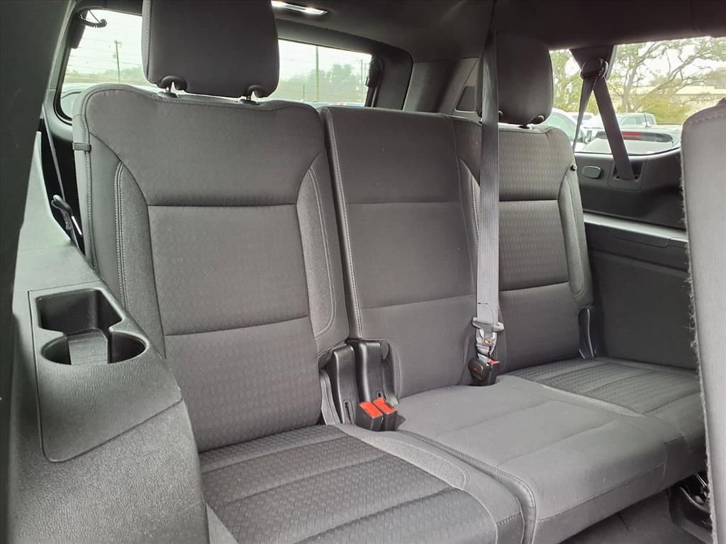 Used 2024 GMC Yukon XL SLE image 17