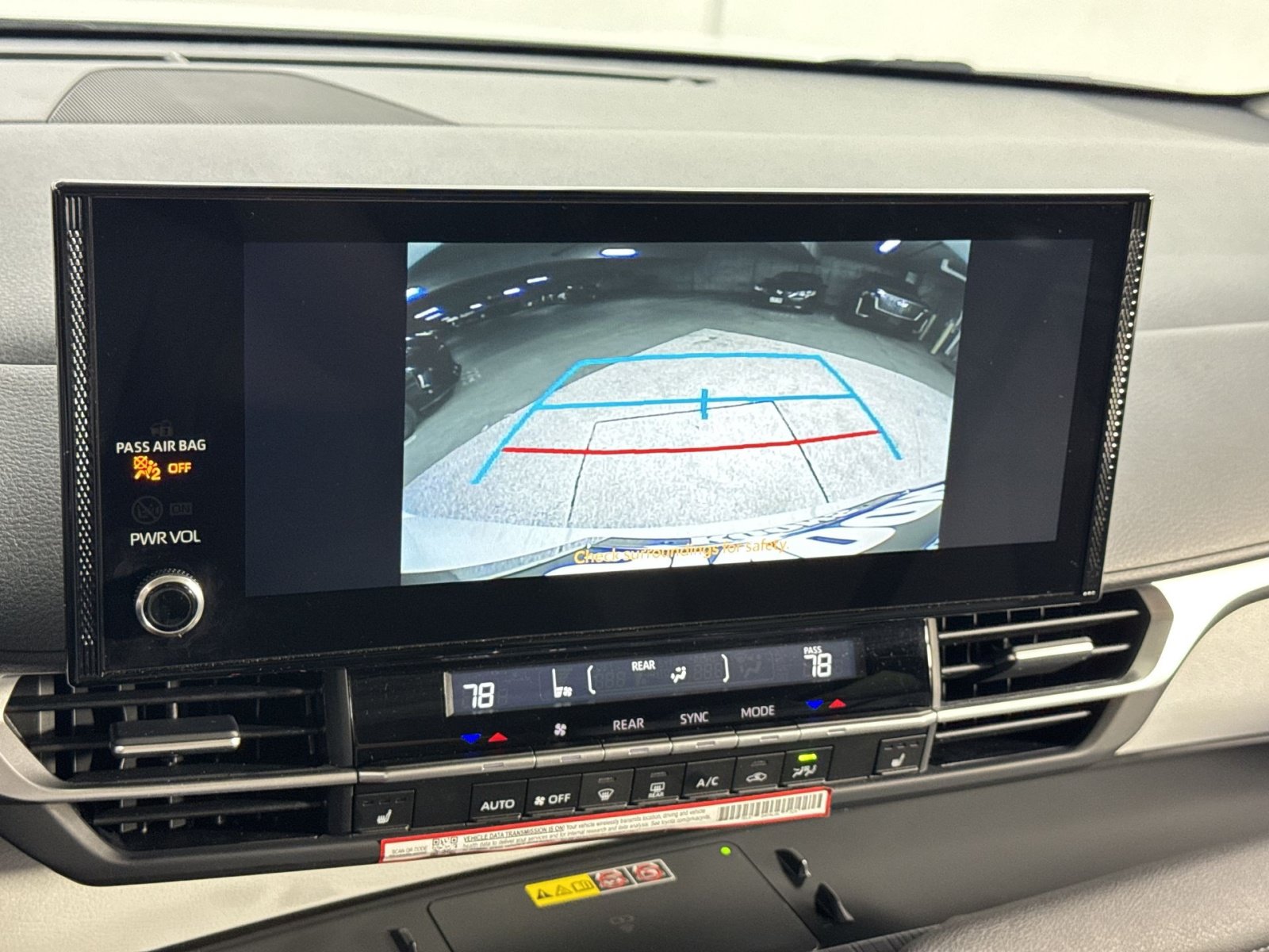 Used 2026 Toyota Sienna XLE FWD image 31