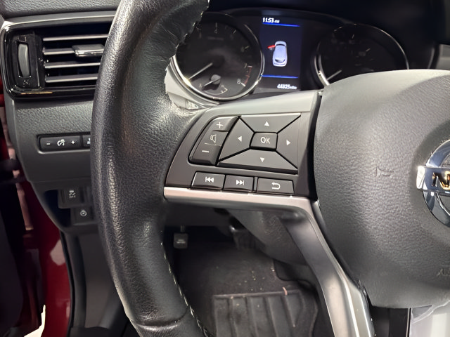 Used 2021 Nissan Rogue Sport SV FWD image 17