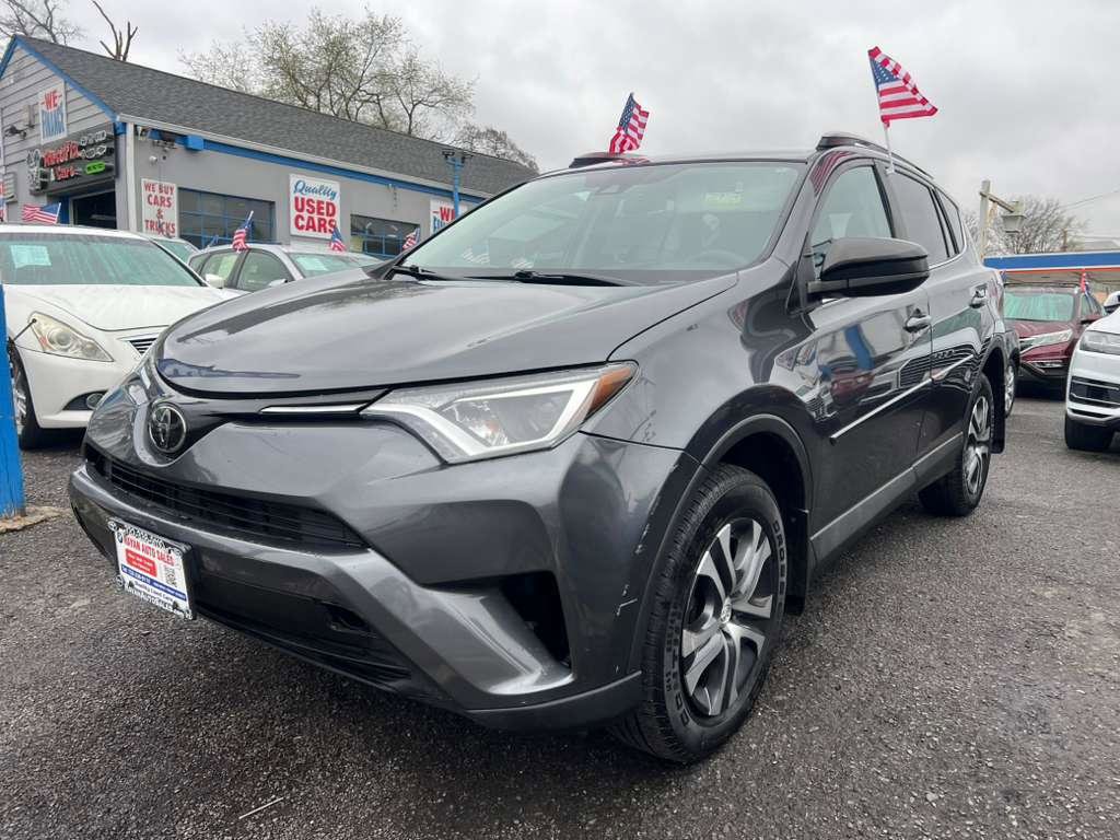 Used 2018 Toyota RAV4 LE w/ All Weather Liner Package image 5