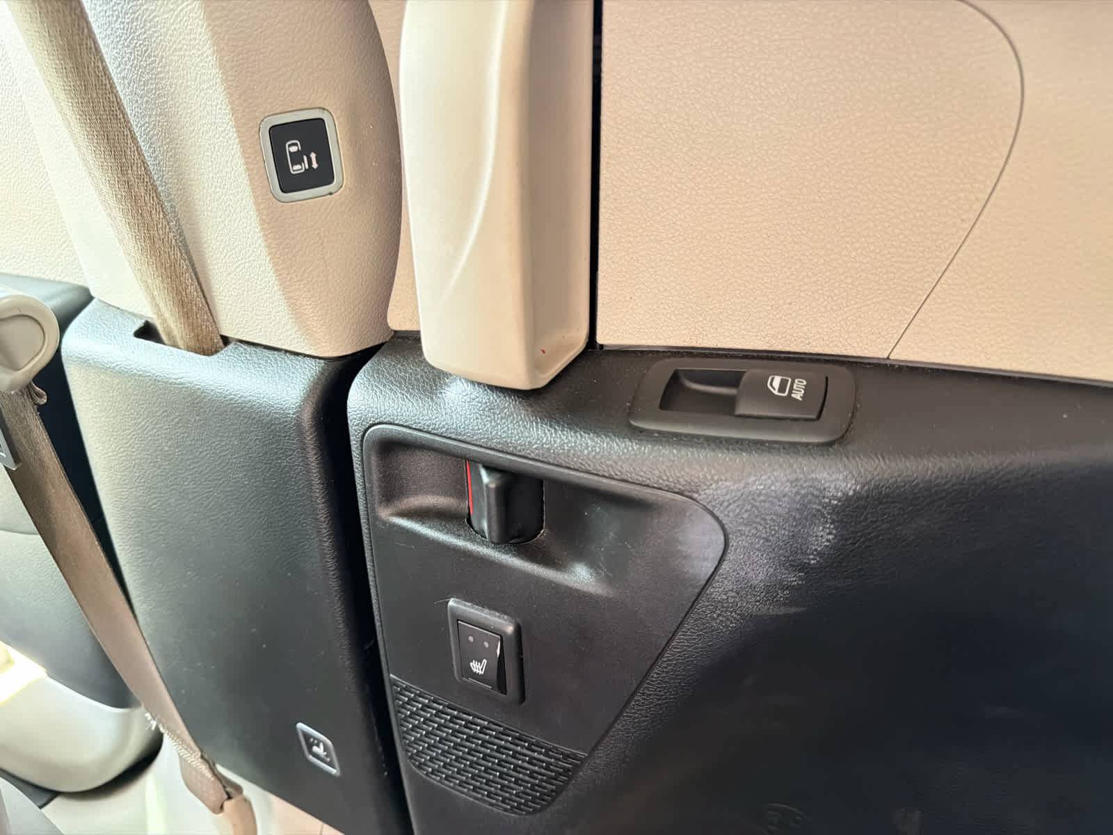 Used 2017 Chrysler Pacifica Limited FWD image 25