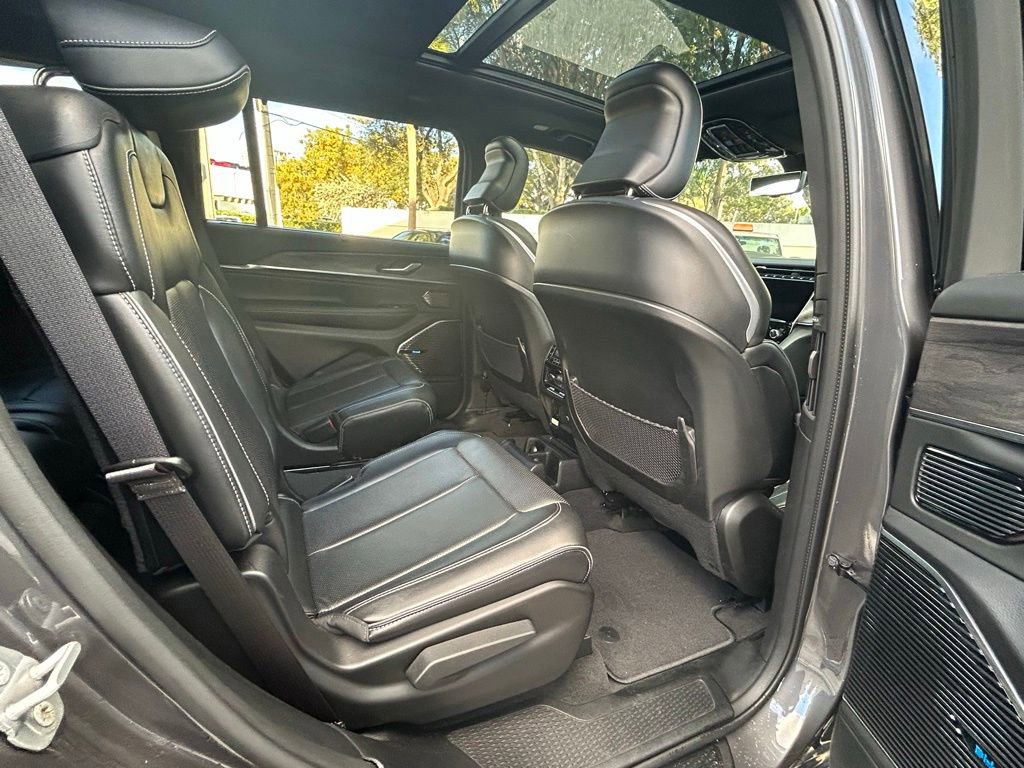 Certified 2021 Jeep Grand Cherokee L Overland w/ Luxury Tech Group IV image 38