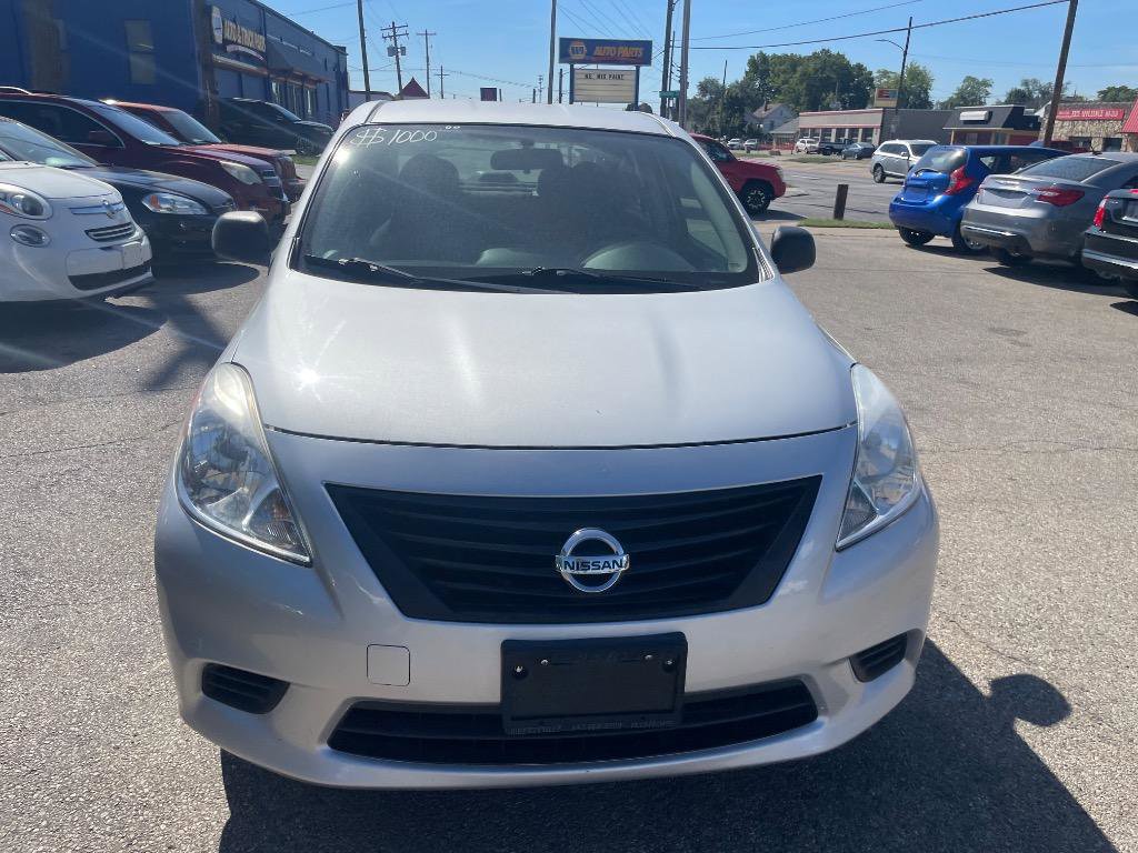 Used 2014 Nissan Versa S image 2