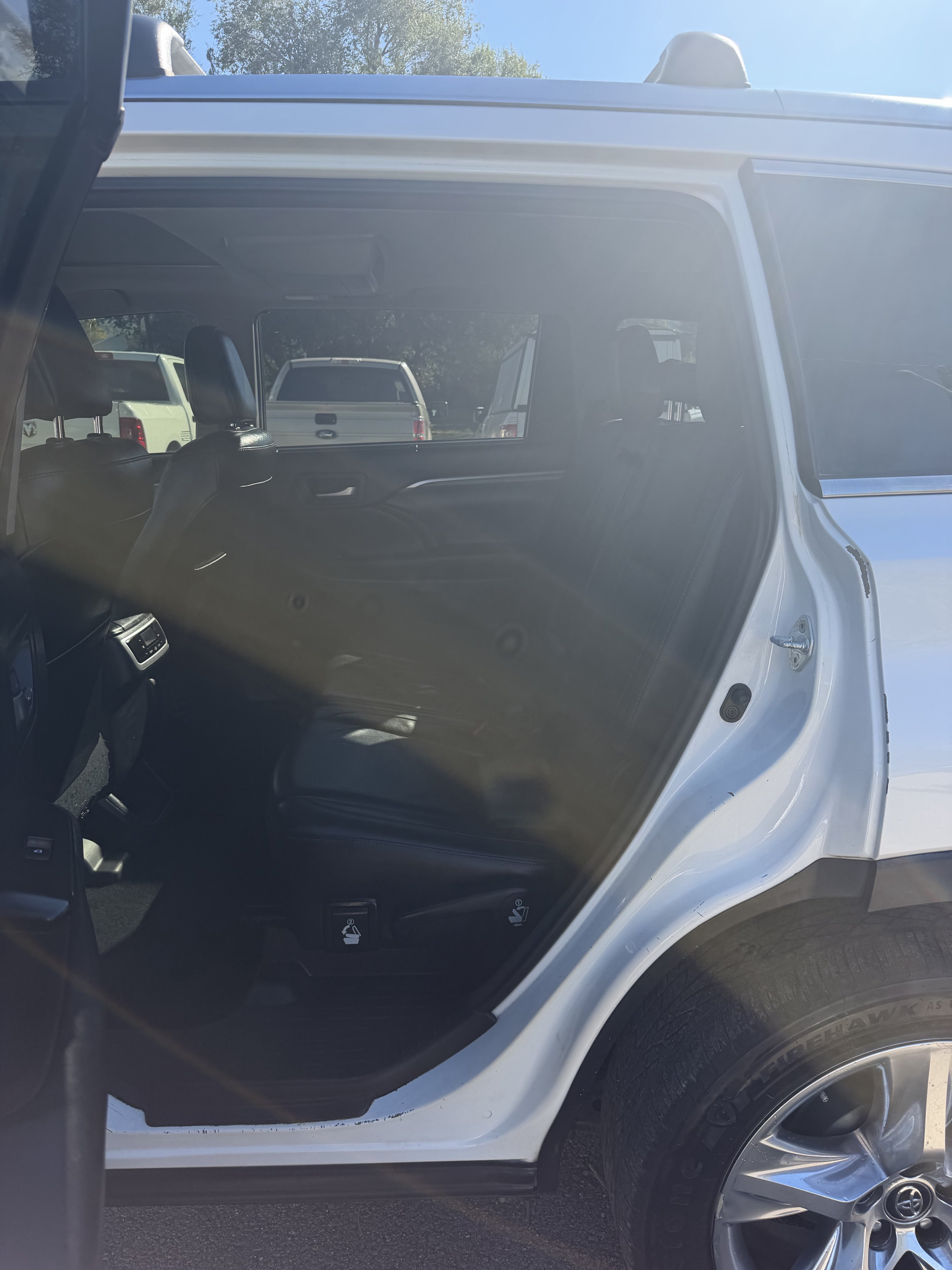 Used 2017 Toyota Highlander Limited FWD image 18