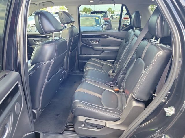 Certified 2025 Honda Pilot Touring image 13