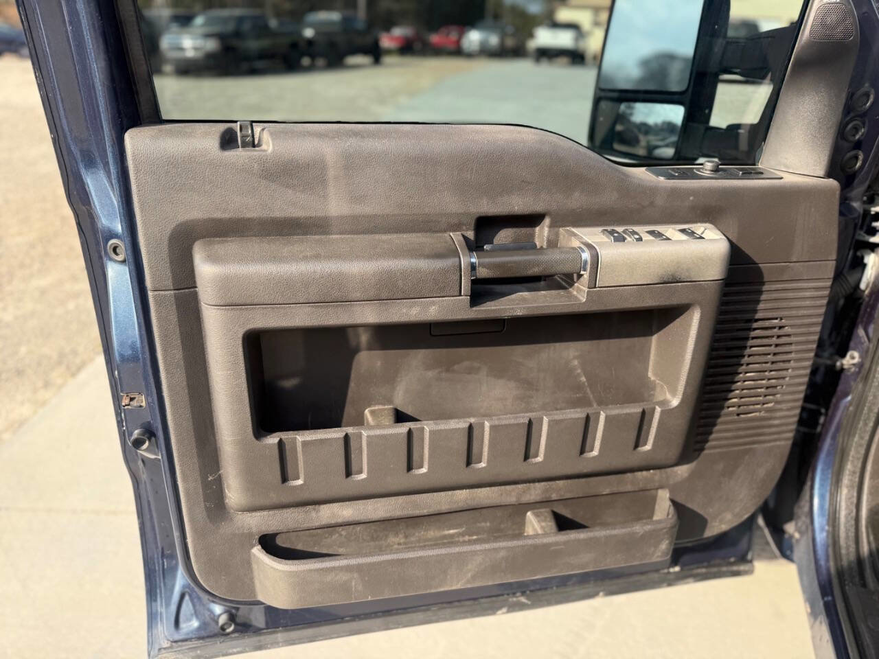 Used 2015 Ford F250 Lariat w/ Lariat Ultimate Package image 15