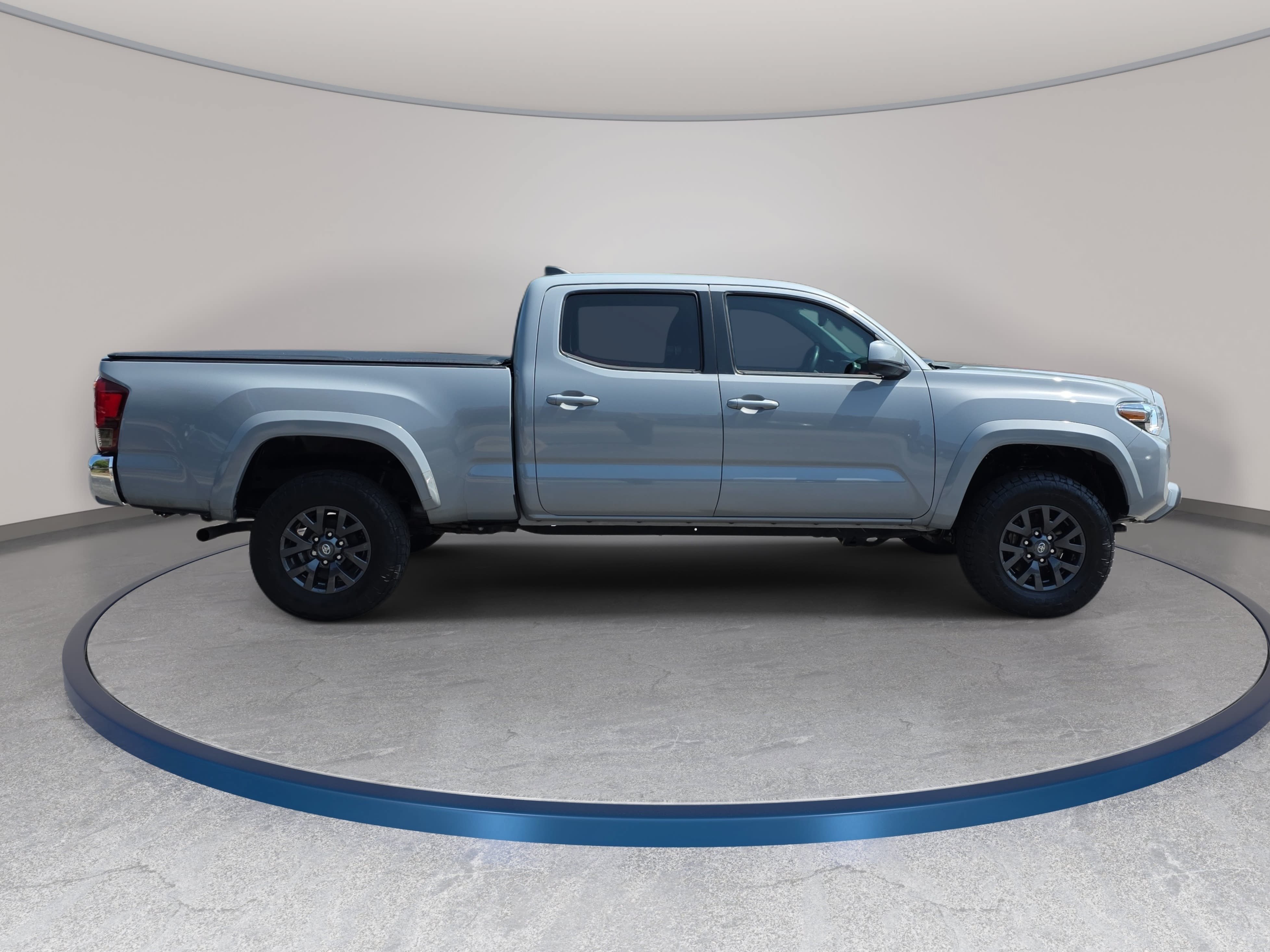Used 2021 Toyota Tacoma SR5 AWD/4WD image 4