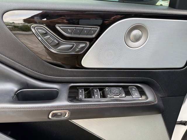 Used 2020 Lincoln Aviator Reserve w/ Equipment Group 201A image 12