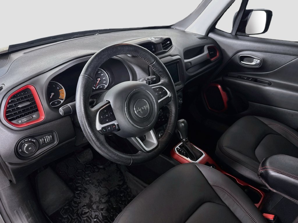Used 2020 Jeep Renegade Trailhawk w/ Premium Leather Group AWD/4WD image 9
