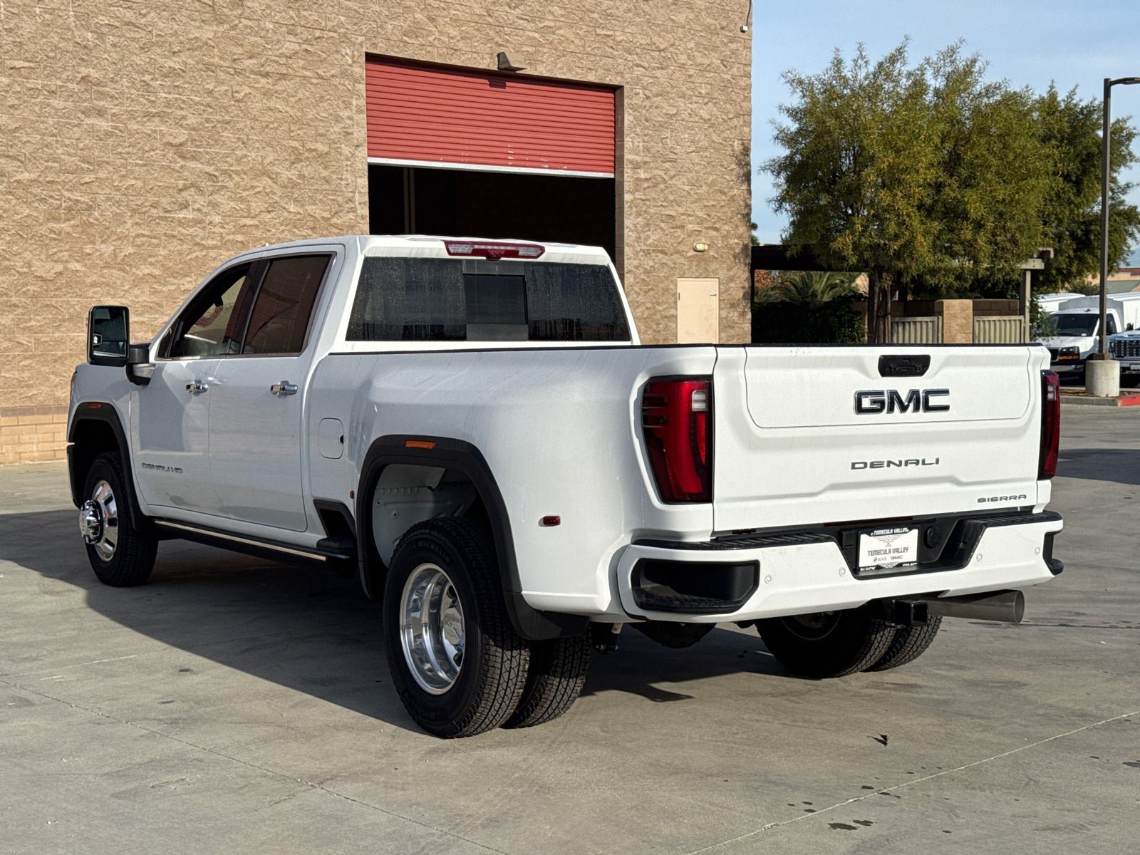 New 2026 GMC Sierra 3500 Denali Ultimate w/ LPO, Black Badging Package AWD/4WD image 13