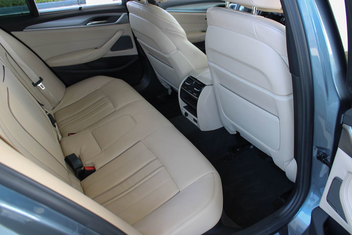 Used 2020 BMW M550i xDrive w/ Executive Package AWD/4WD image 24