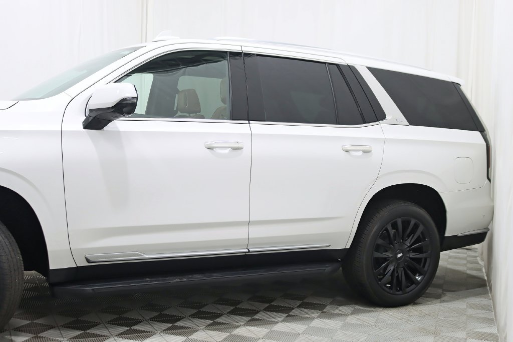 Used 2021 Cadillac Escalade Premium Luxury AWD/4WD image 3