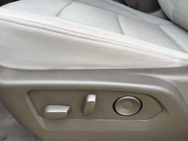 Used 2025 Chevrolet Tahoe LS RWD image 23