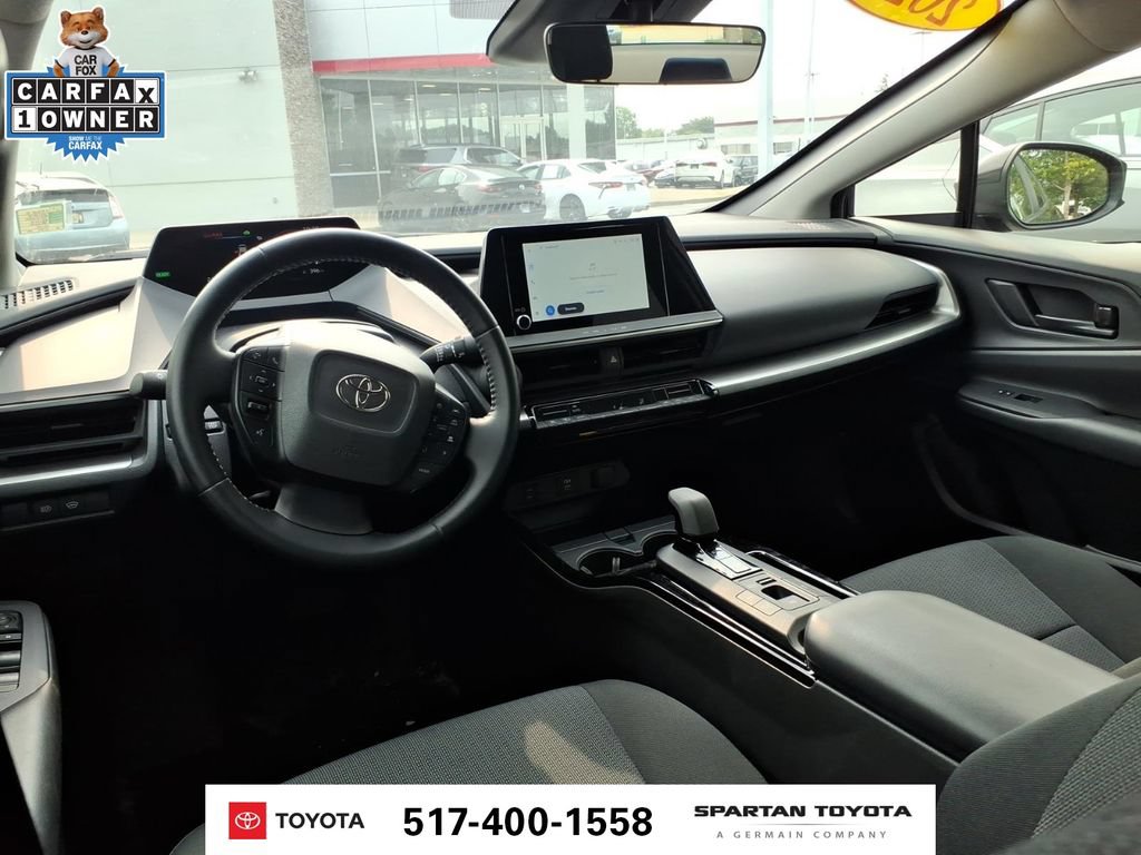 Used 2025 Toyota Prius LE FWD image 12