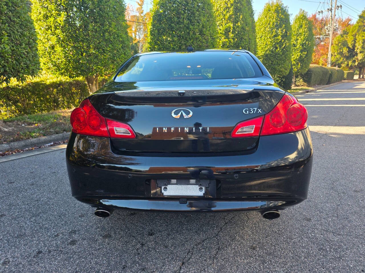 Used 2010 INFINITI G37 x Sedan w/ Premium Pkg image 4