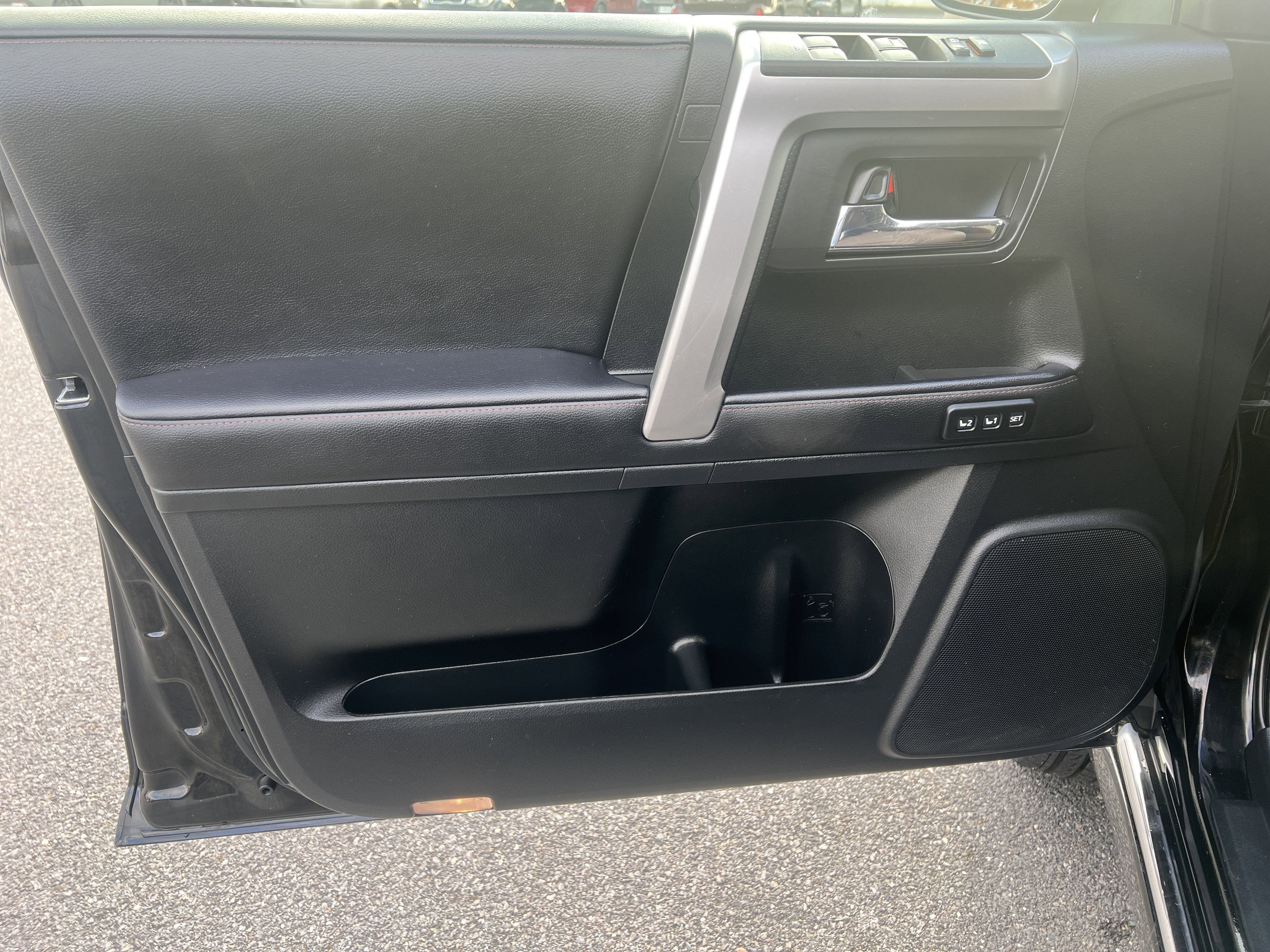 Used 2023 Toyota 4Runner Limited image 15