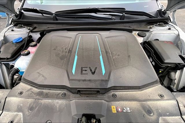 Certified 2024 Hyundai Ioniq 5 SE image 11