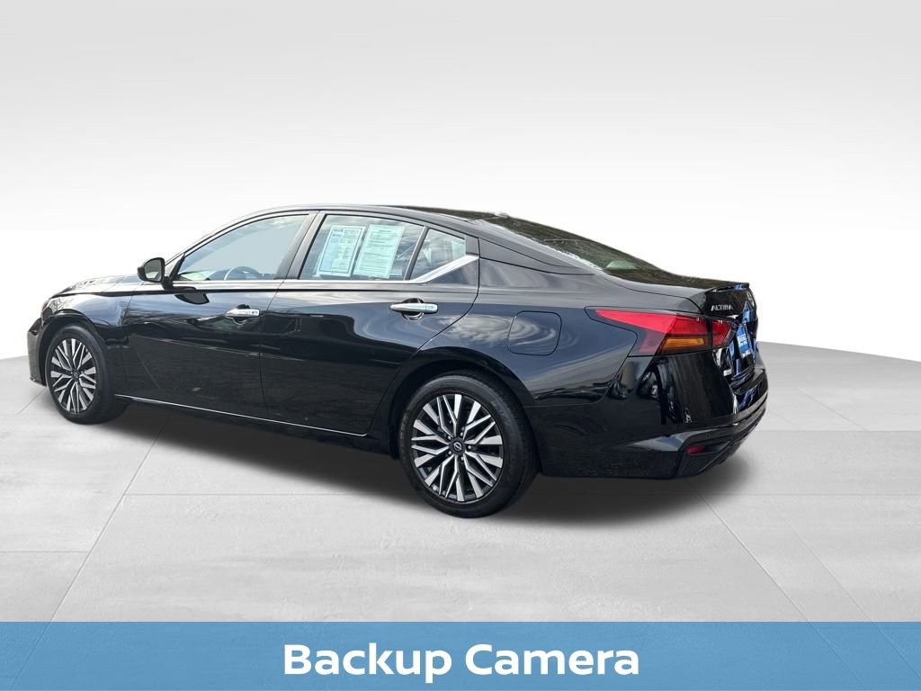 Used 2025 Nissan Altima 2.5 SV image 9